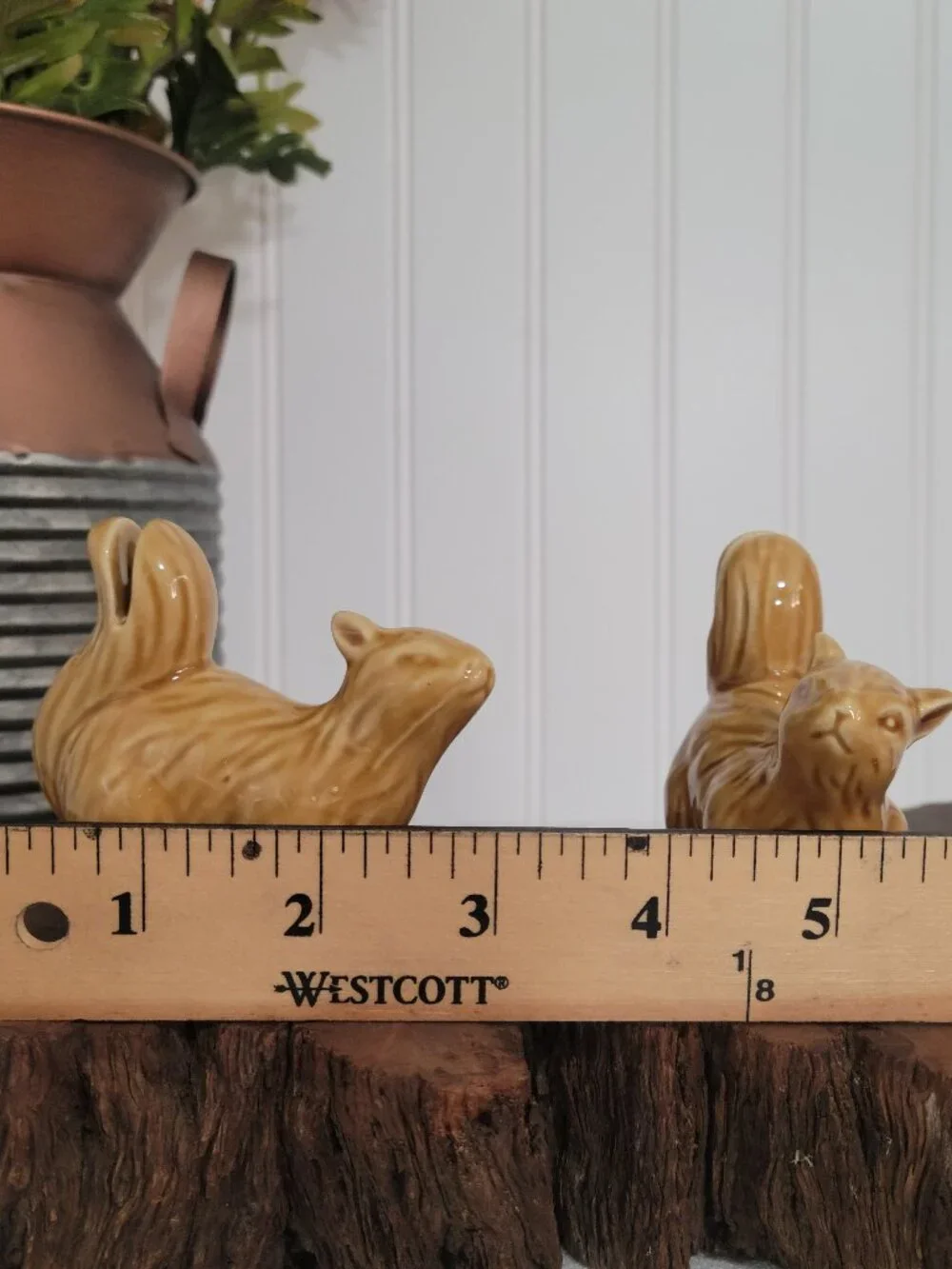 Vtg Retro Kitschy Cottagecore Woodland Ceramic Squirrel Placecard Holders Set 4